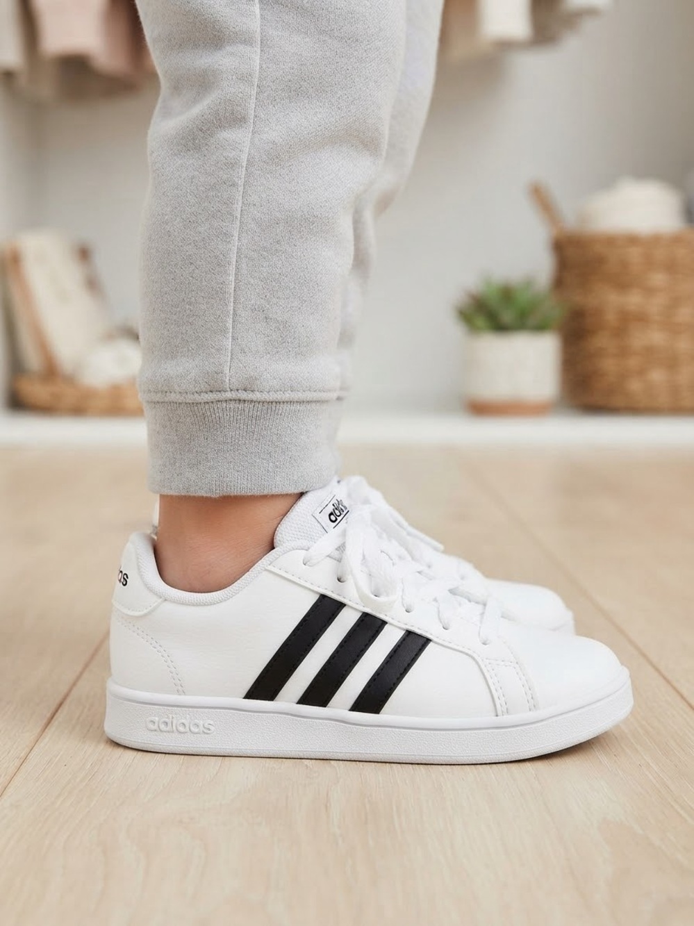 Adidas Grand Court Youth Sneakers - Size 7 Kids White/Black Stripes Excellent